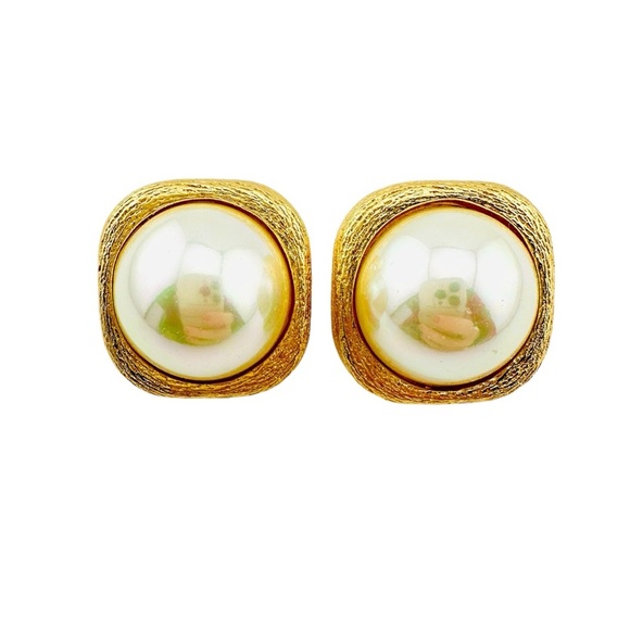 Vintage Christian Dior Cabochon Faux Pearl Textured Gold Plated Earrings - Rare - Picture 4 of 8